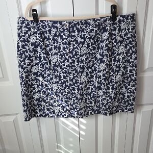 Karen Scott Navy and White Floral Skort